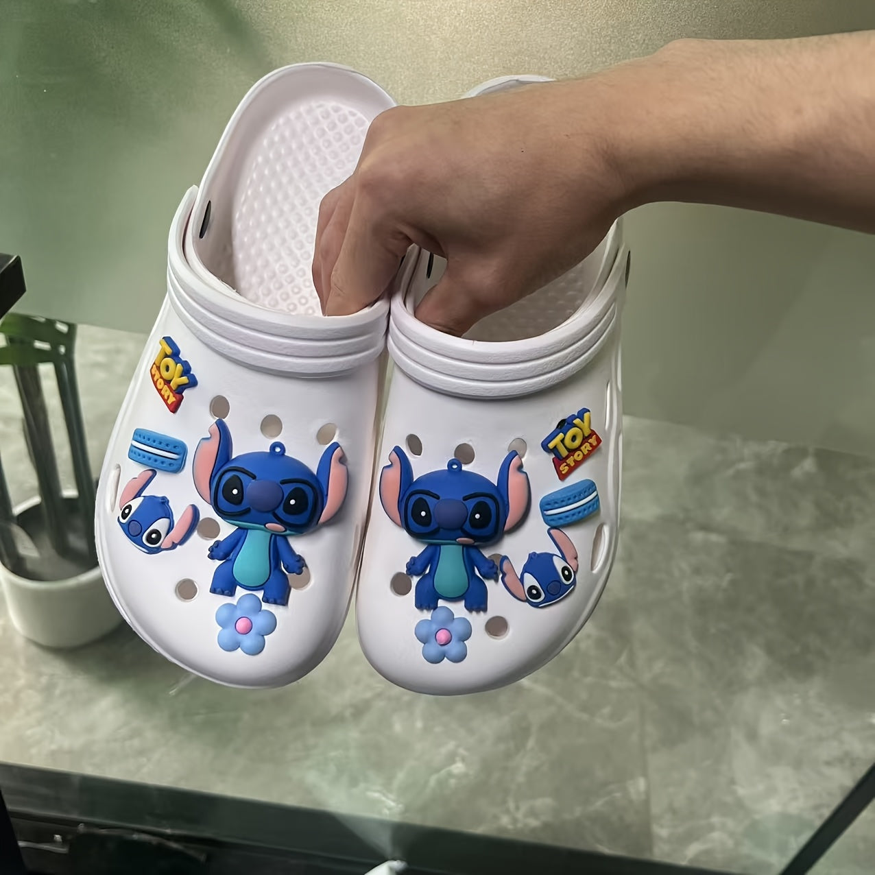 Uniseks EVA klogs yozgi yopiladigan qulay qumli plyaj poyabzali, yopishqoq bo'lmagan qalin tagli, plyaj poyabzali