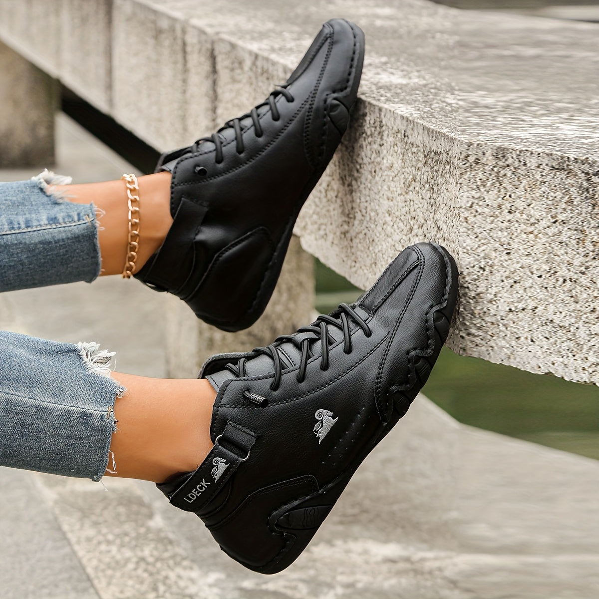 Ladies' Casual Light Color Sneakers with Anti-Slip Rubber Sole