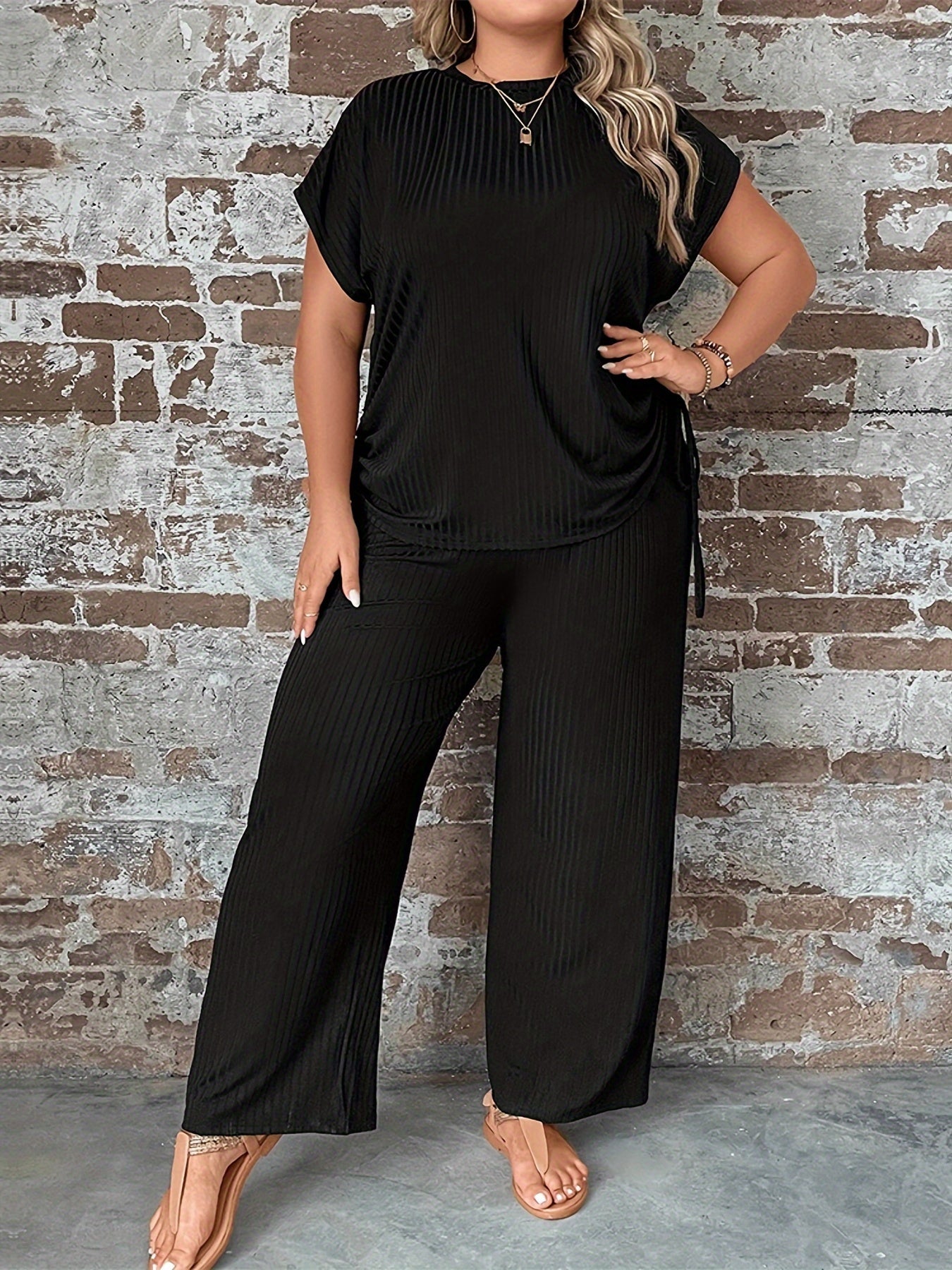 Plus Size Women's Solid Two-Piece Set Crew Neck Cap Sleeve Top and Pants