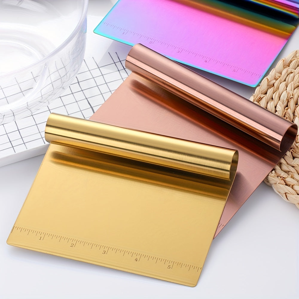 Rang-barang oshxona scraperi, yuzni qirqish va ko‘p maqsadli foydalanish uchun o‘lchov bilan