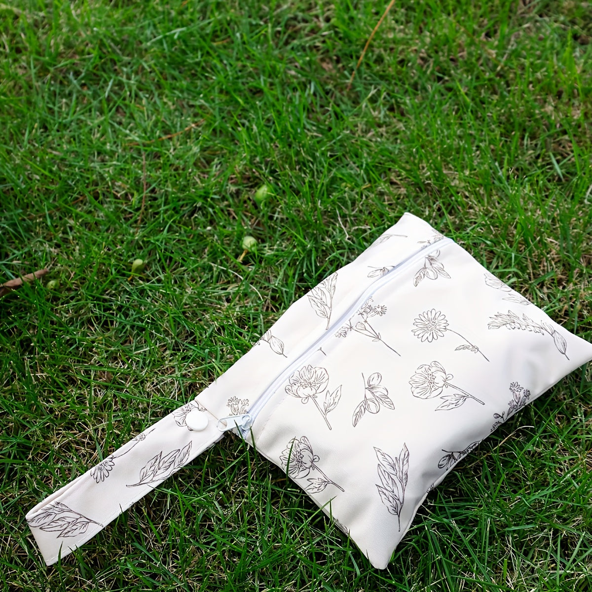 Set of Three Waterproof Washable Travel Bags for Beach, Pool, and Gym