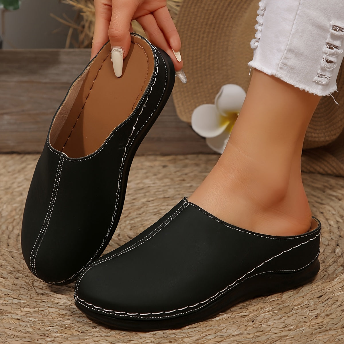 Women's Black Platform Slide Shoes with Thick Sole and Round Toe