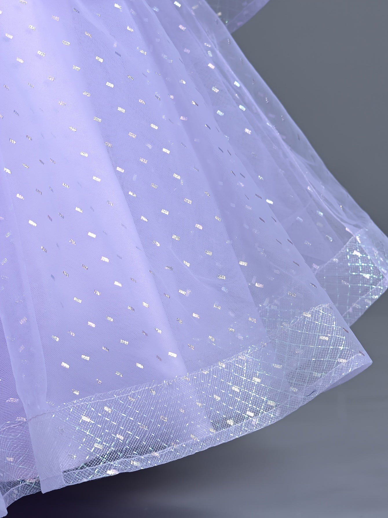 Qizlar uchun polyester to'plam libosi, kontrast mesh bilan mustahkam rangli tent silueti, krujka bo'yin, lantern qisqa yenglar, cho'zilmaydigan mato, belbog' bilan birga. Har mavsum uchun mukammal.