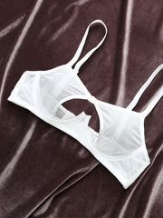 Sujetador de encaje transparente blanco con detalles delicados, transpirable, lavable a mano
