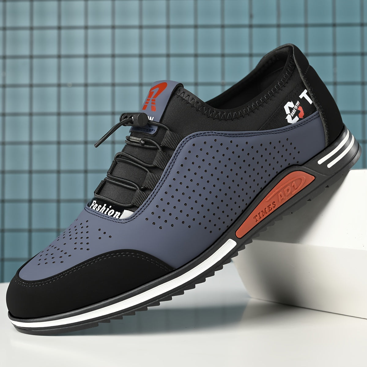 Men's Casual Sneakers Solid Color Breathable Low Top Lace-Up Round Toe All-Season