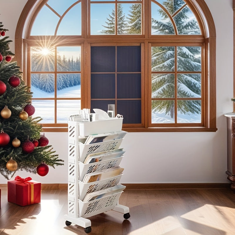 O'ffisda buyumlarni tartibga solish uchun 5 yoki 6 qatlamli oq plastik saqlash javoni.