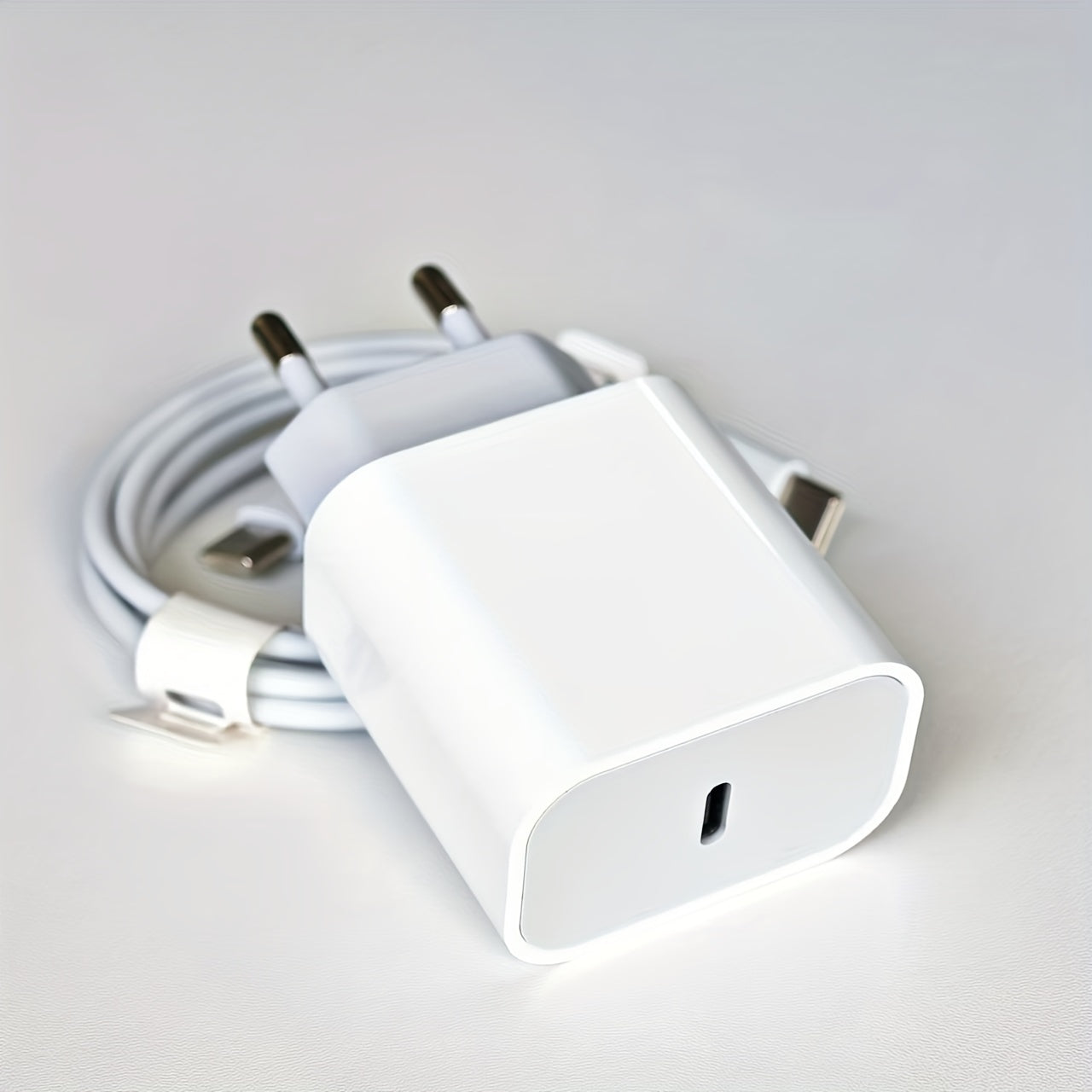10W USB-C зарядка EU розетка тез зарядлаш сайёҳлик қуёш адаптери iPhone, Galaxy ва USB-C қурилмалари учун
