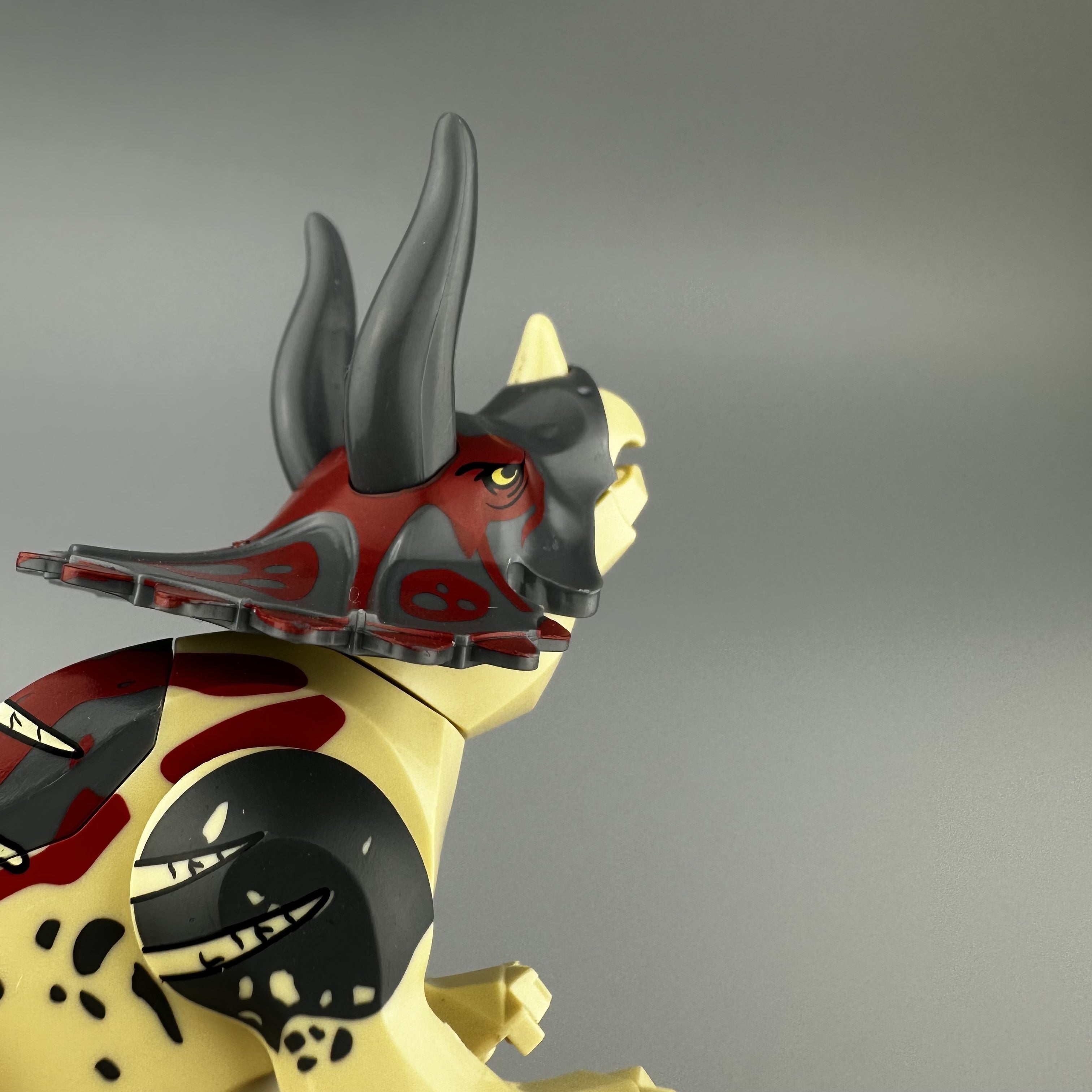 Динозаврические строительные блоки с мини-фигурками для детей от 6 лет