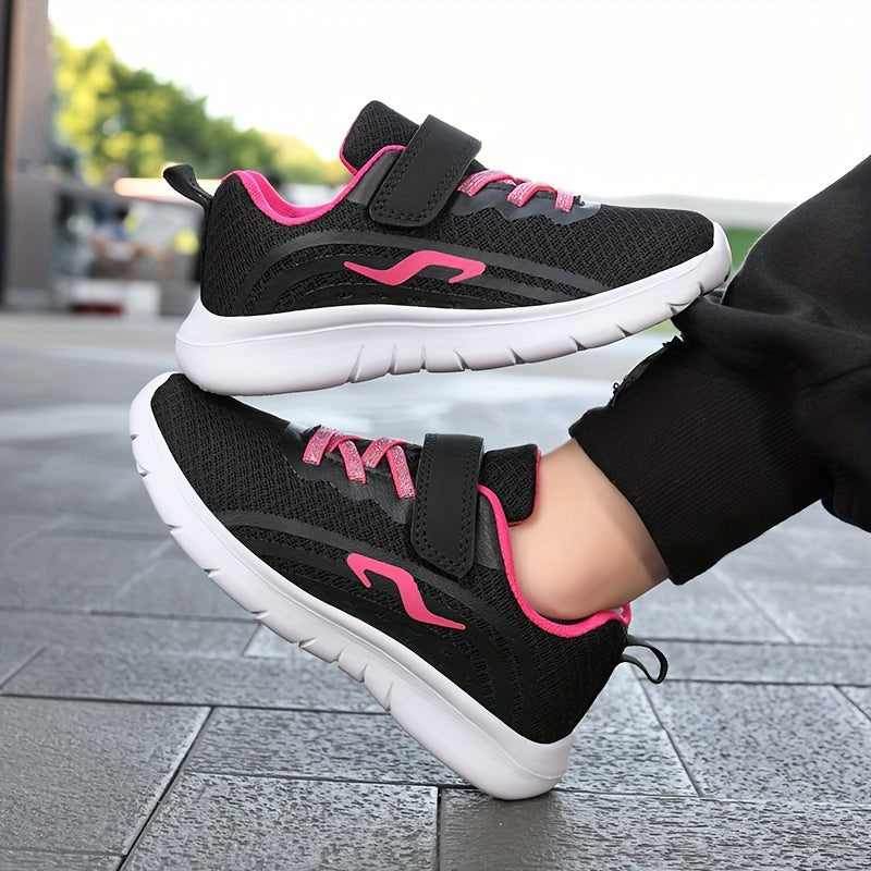 Qizlar uchun qora va pushti dizayndagi nafas oladigan to'rli krossovkalar, yugurish va tasodifiy kiyim uchun yopish va shoelace bilan.