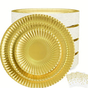 El paquete de suministros para fiestas de oro incluye platos desechables y servilletas para cumpleaños, bodas y feriados