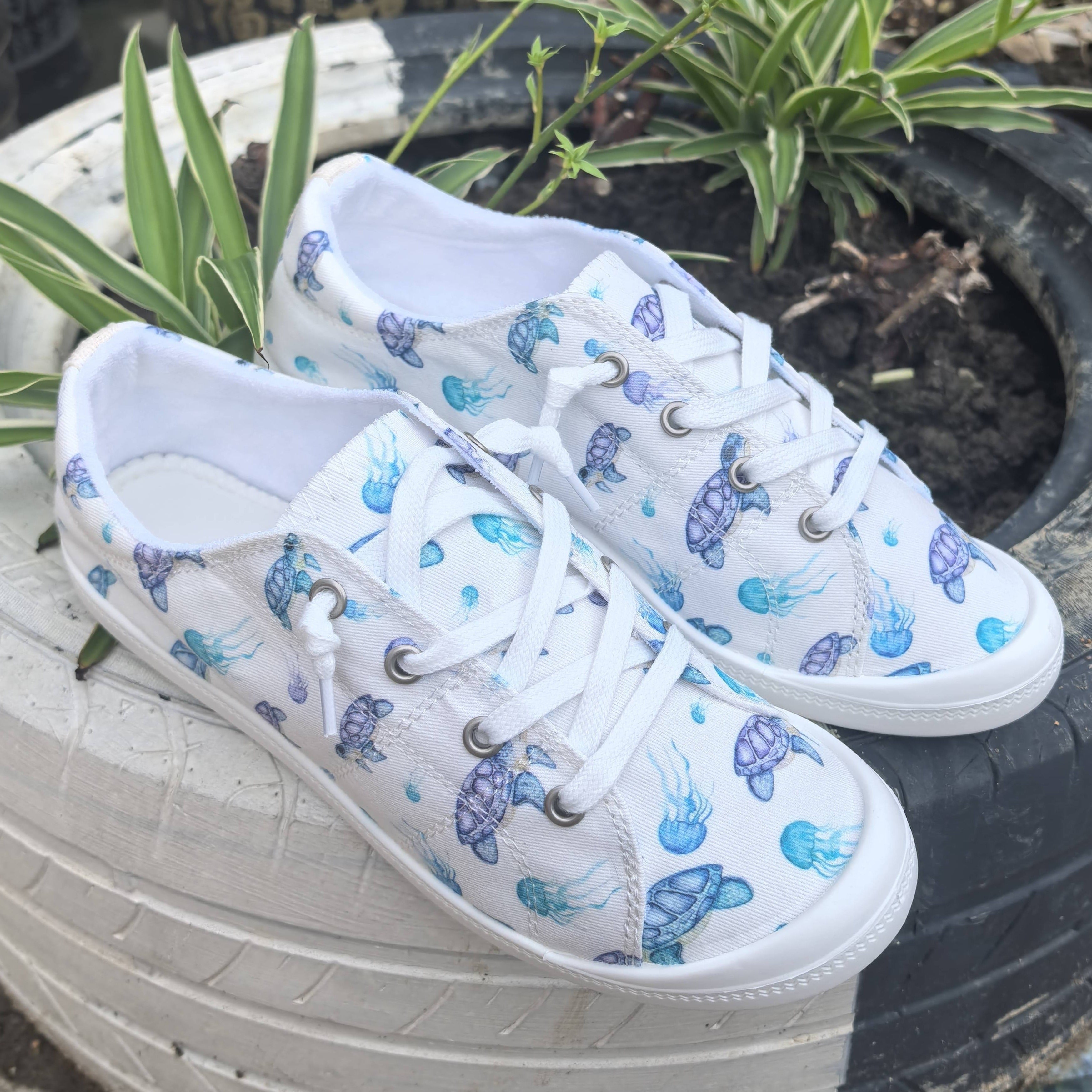 Women's White Jellyfish and Sea Turtle Print Casual Sneakers Breathable Flat Shoes