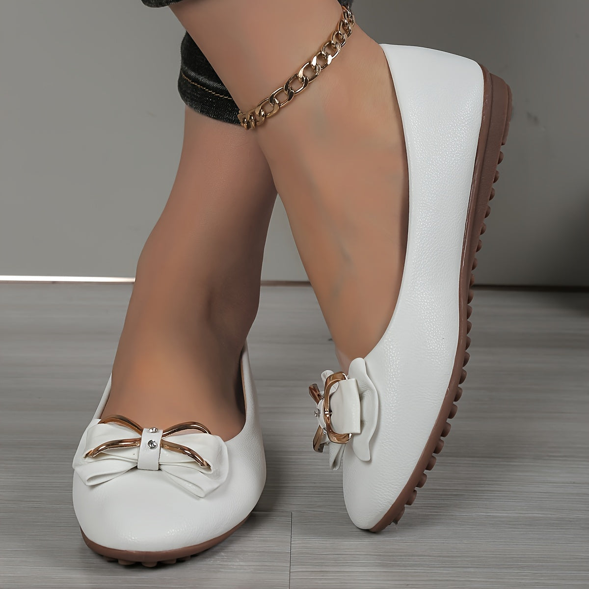 Women's Casual Flats with Bow and Rhinestone Detail Slip-On Round Toe Solid Color