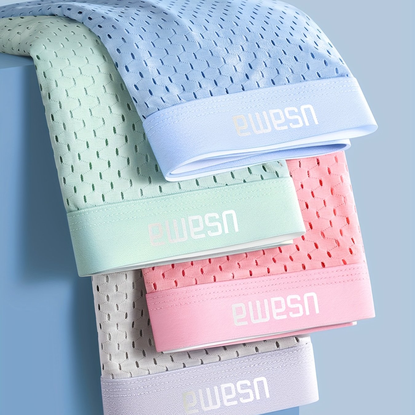 4 ta ultrin ingichka erkaklar uchun boxer ichki kiyimlari, sport va tasodifiy kiyim uchun nafas oladigan, cho'ziluvchan nylon materialidan tayyorlangan.