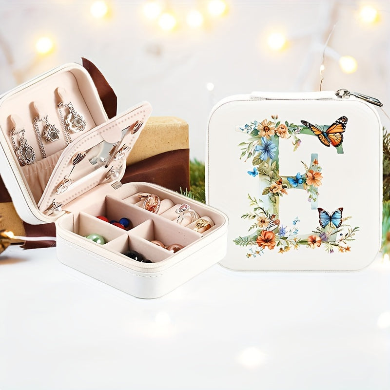 Yolgʻon charm bilan shaxsiylashtirilgan alfavitli flip-top bilan qoplangan, soʻzma-soʻz qoplangan va taqinchoqlarni saqlash uchun quti