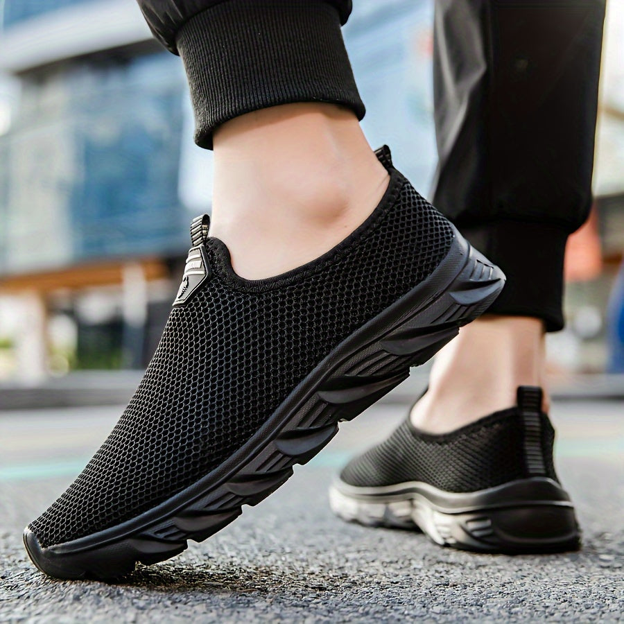 Plus-Size Casual Sports Shoes for Men and Women Mesh Slip-On Low Top All-Season