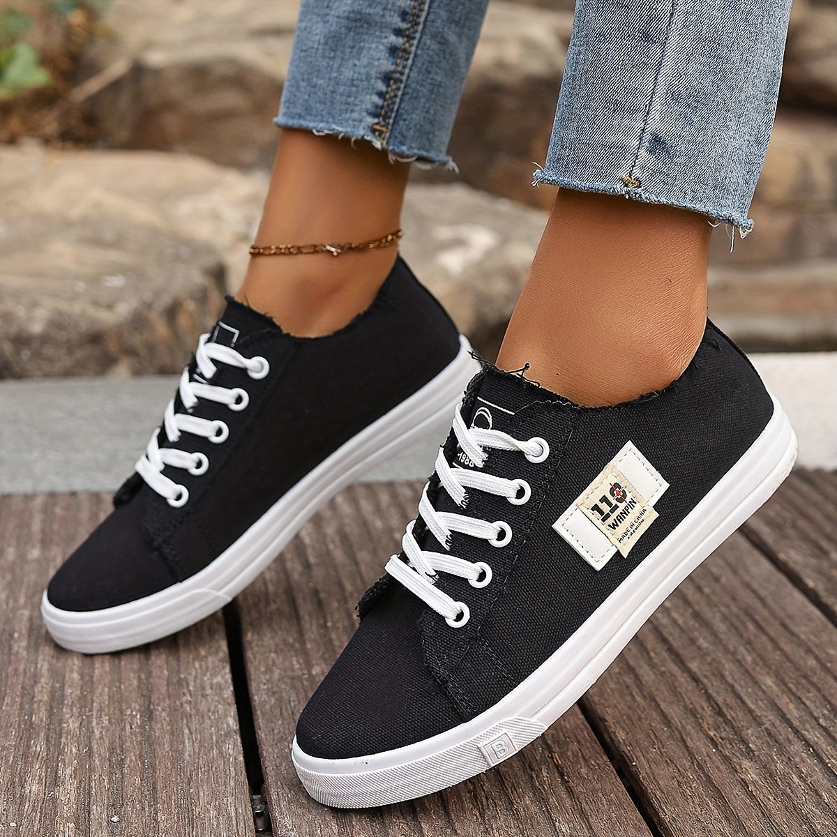 Women's Breathable Casual Sneakers Low Top Lace-Up Fabric Upper PU Sole All-Season Comfort