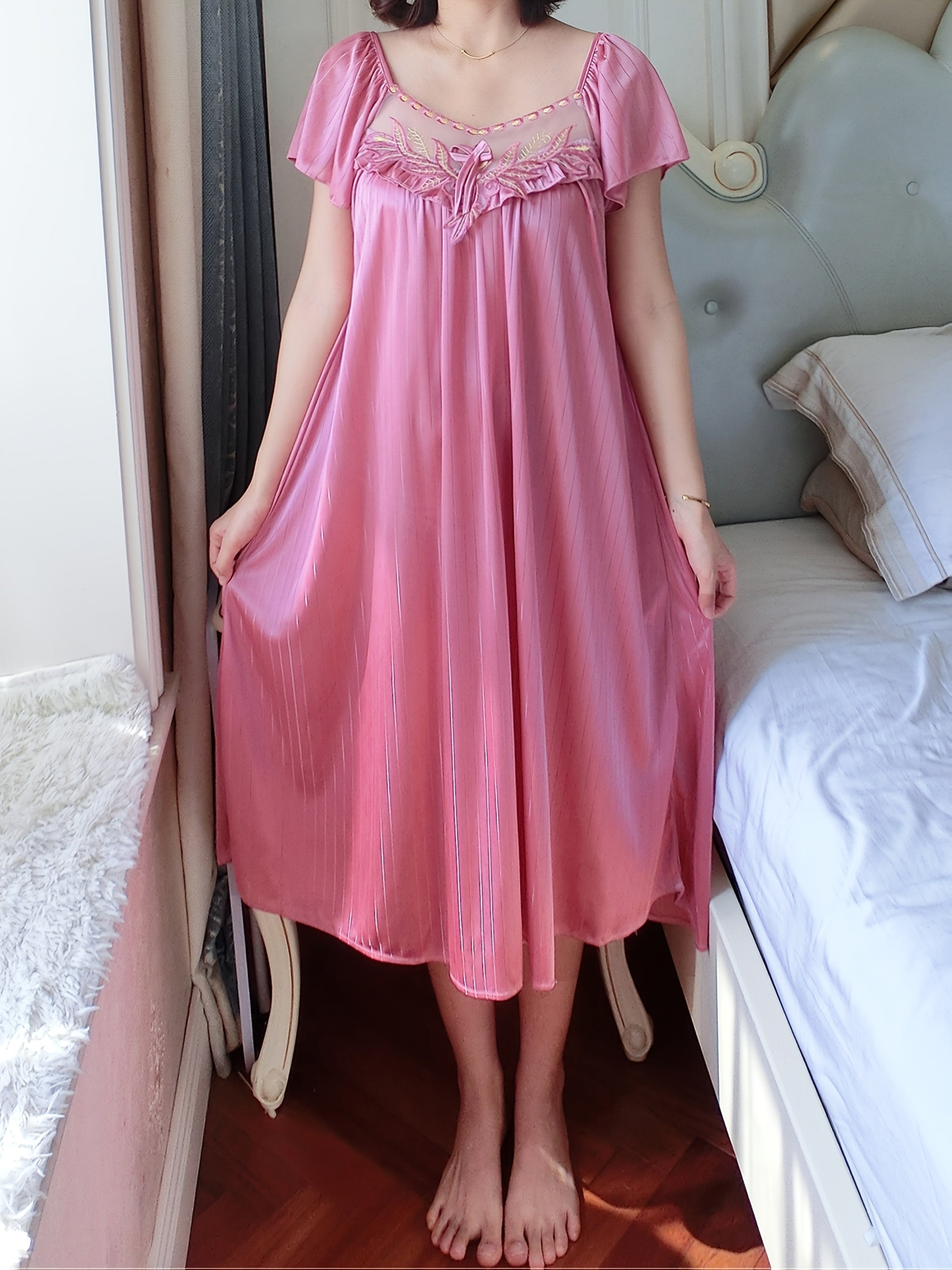 Plus Size Lace Nightgown for Women Solid Color Floral Short Sleeve Elegant Sleepwear