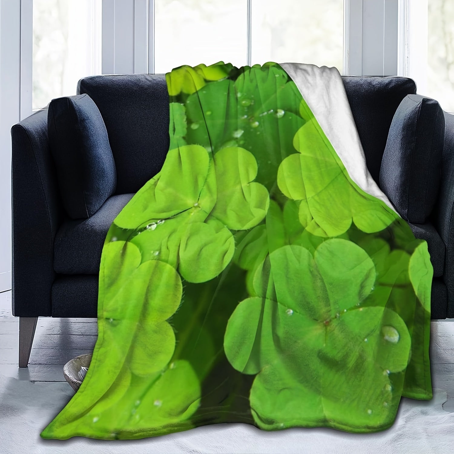 Green Four-Leaf Clover Lucky Shamrock Flannel Throw Blanket All-Season Cozy Quilted