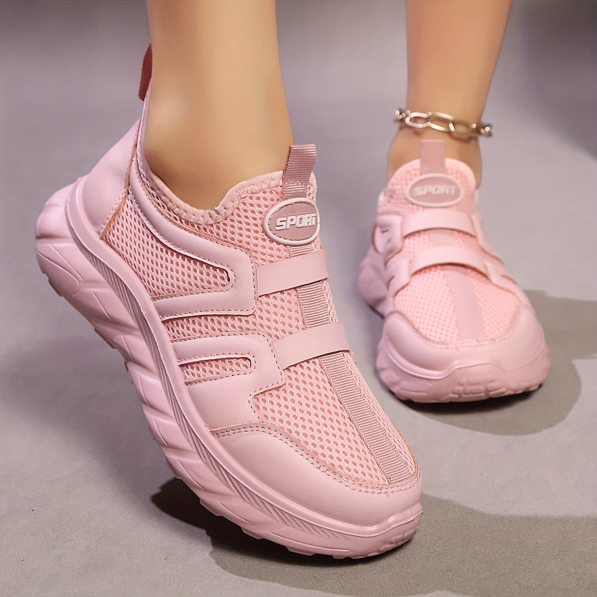 Ayollar uchun nafas oladigan slip-on sport poyabzali, qalin taglik bilan, yorqin pushti