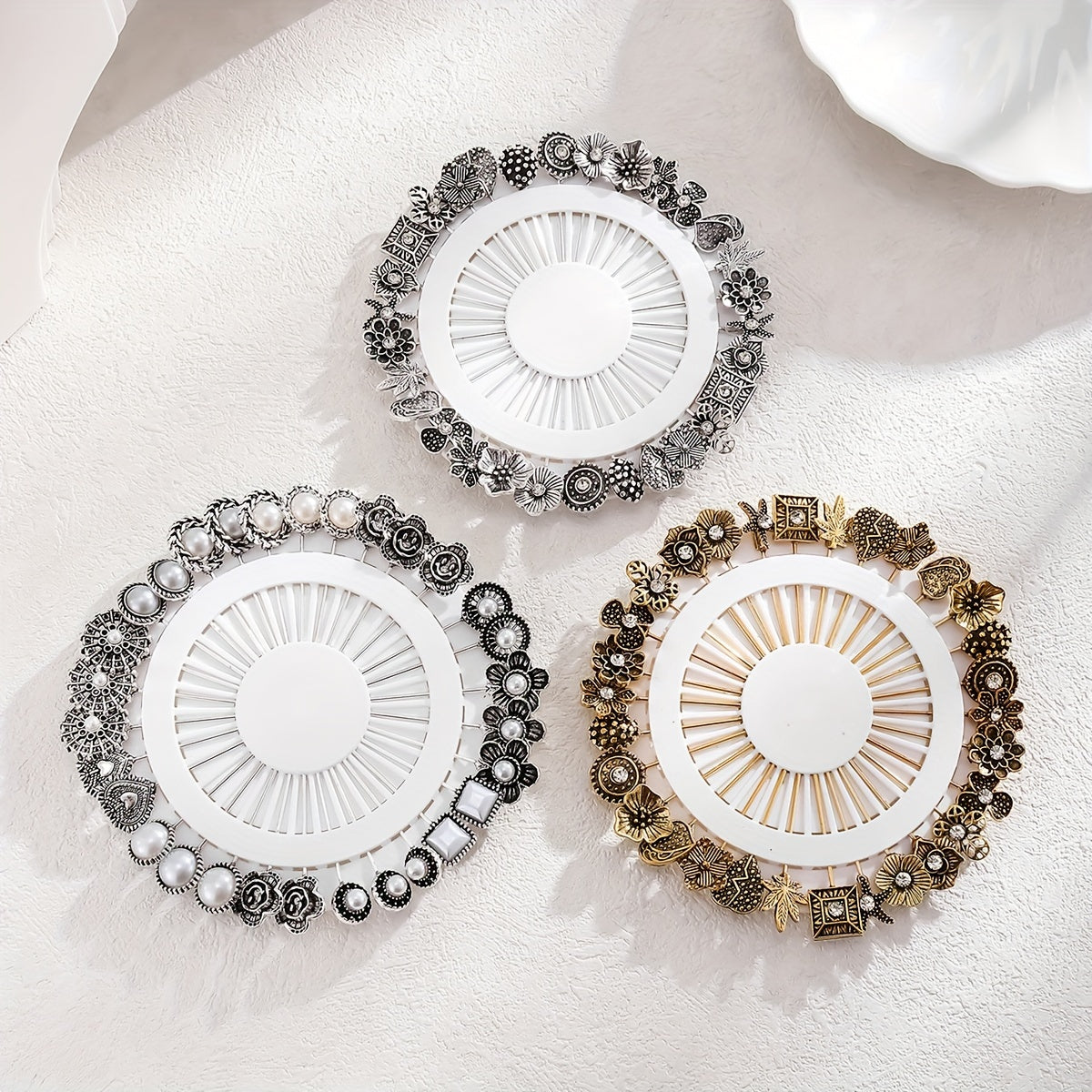 30 ta vintage uslubidagi gullar va yurak broshkalari to'plami, rux qotishmasidan yasalgan rhinestone bilan bezatilgan sharf pinlari, ta'til va har kuni kiyish uchun mukammal, ideal arab moda zargarlik aksessuari