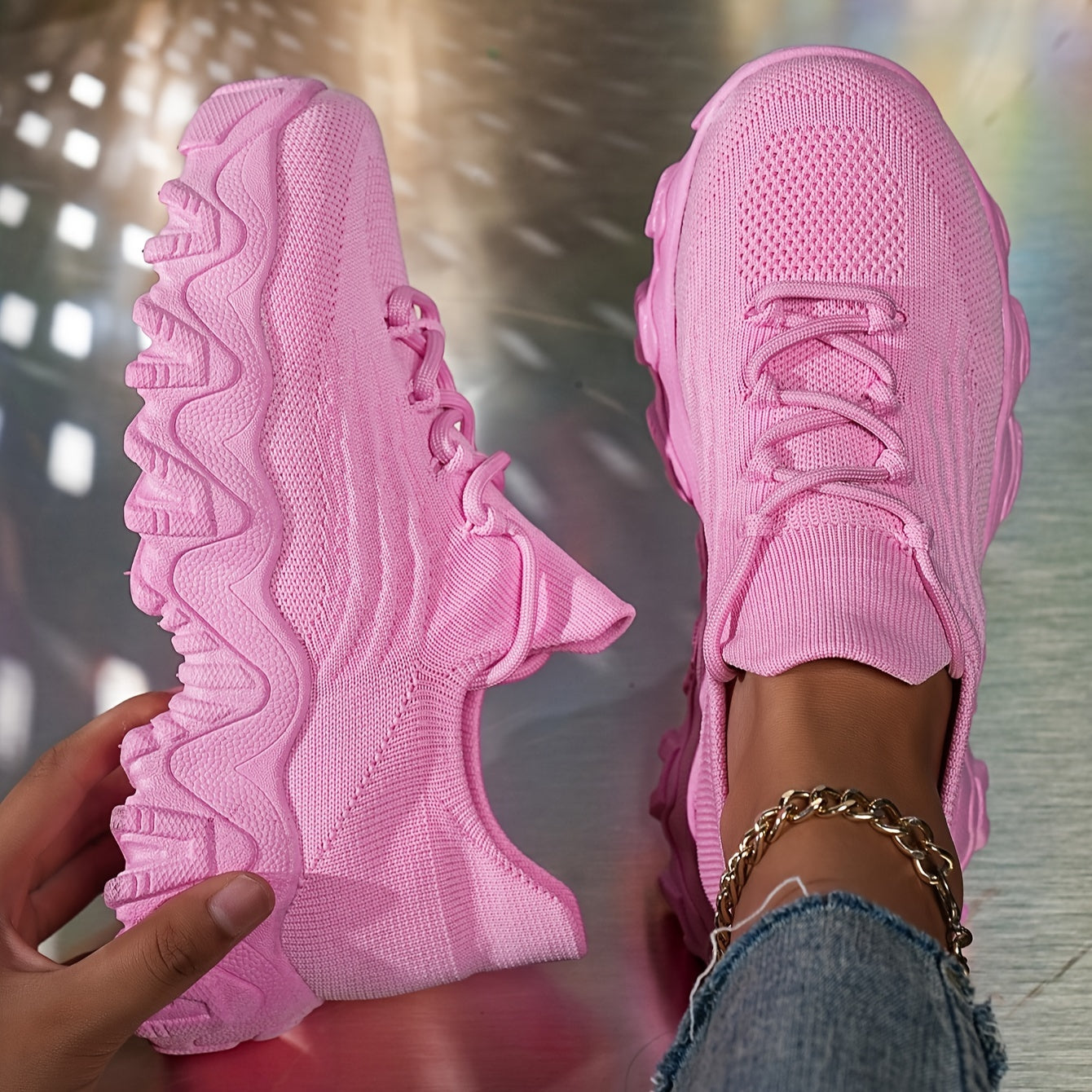 Women's Breathable Casual Sneakers Low Top Lace-Up Shoes for Outdoor Use