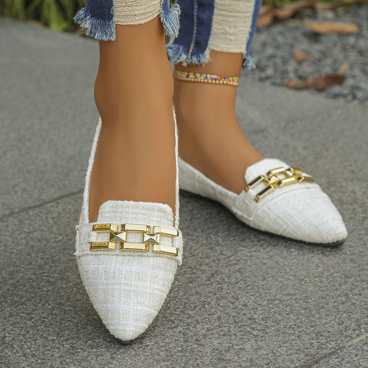 Zapatos planos de punta con slip-on para mujer de tallas grandes con detalles de estrella y cadena