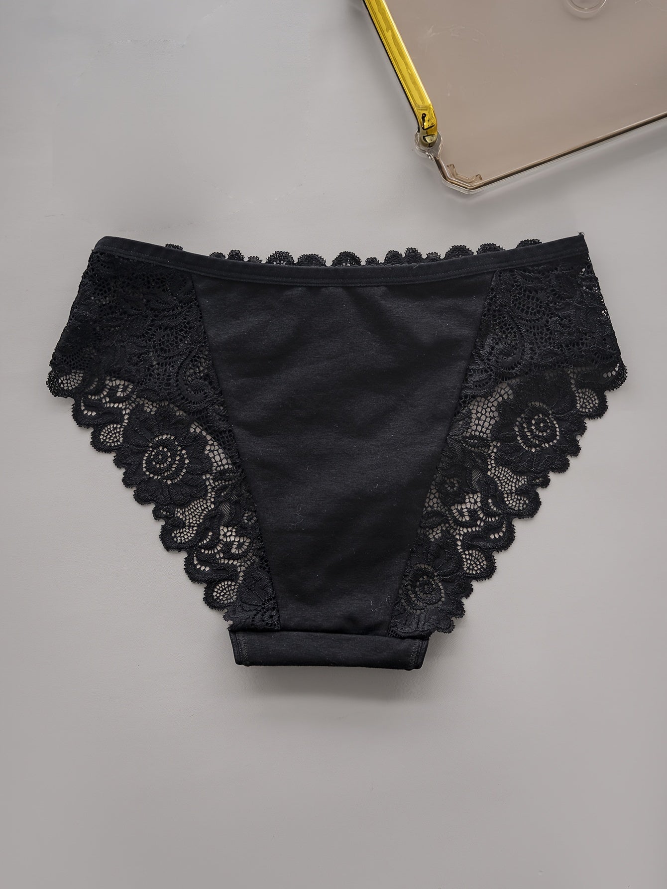 3 плотных кружевных трусиков, удобных и дышащих, идеально подходящих для женского нижнего белья.