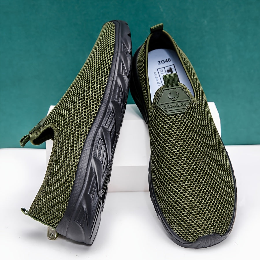 Plus-Size Casual Sports Shoes for Men and Women Mesh Slip-On Low Top All-Season