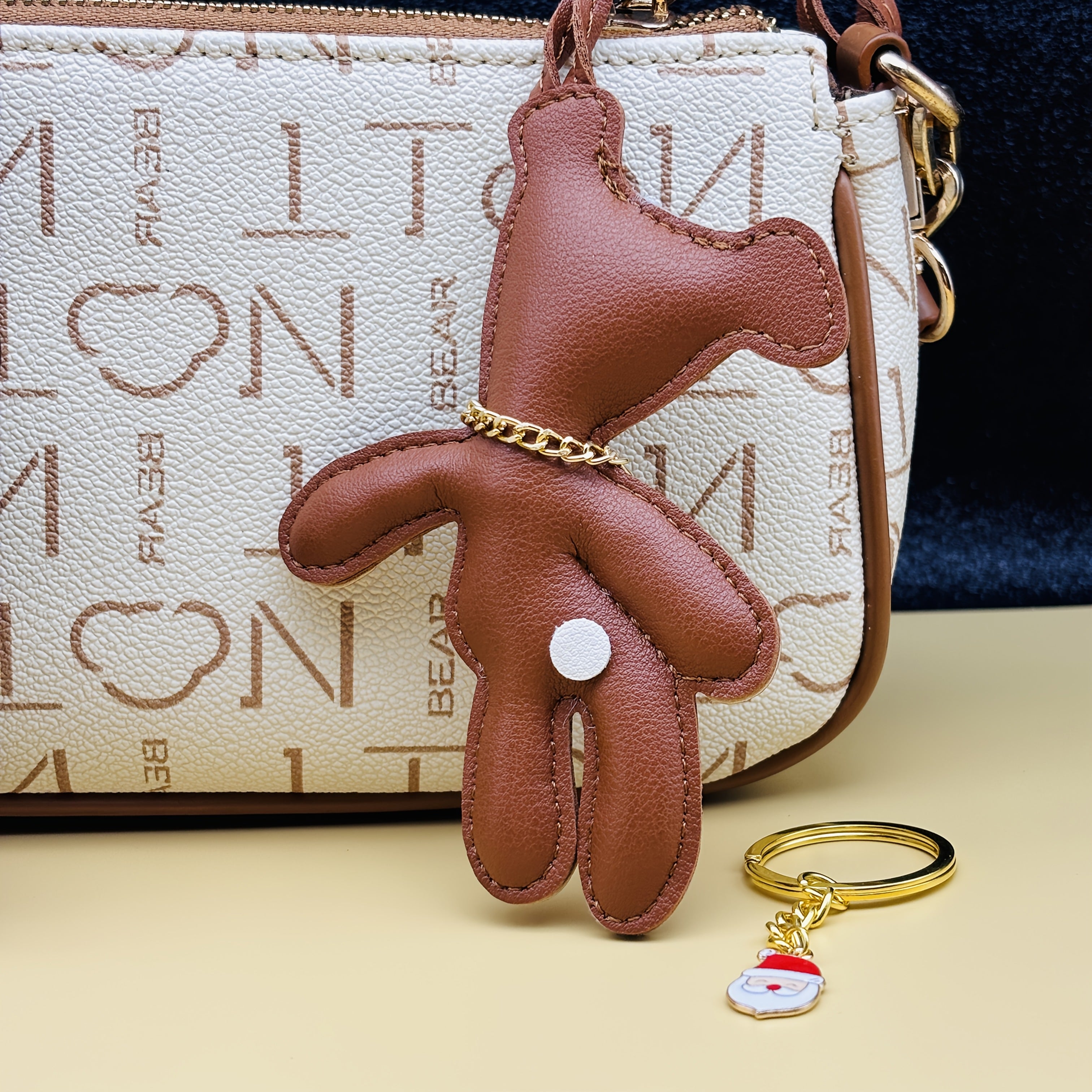 High-Quality Faux Leather Music Bear Keychain for Bags Phones Cars Gift