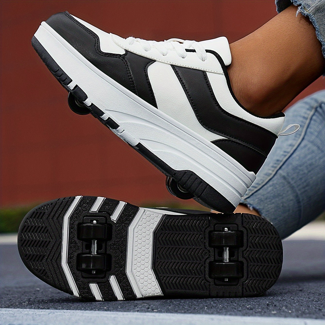 Yoshlar uchun pushti va oq dizayndagi retro uslubidagi moda rolikli konkilar, sozlanadigan qistirma tasmalari va nafas oladigan material. Partiyalar, sport va tasodifiy kiyimlar uchun mukammal. Mustahkam TPR.