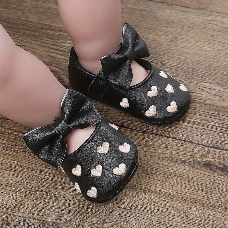 Baby Girl Sandals for Spring and Autumn Breathable PU Flat Shoes with Heart Embroidery