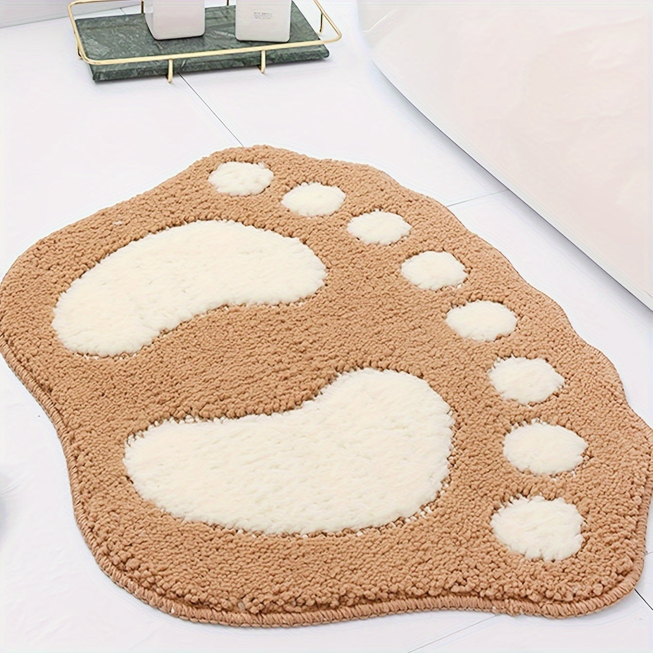 Yumshoq va qulay kulrang hammom gilami, super so‘ruvchan mikroto‘qima bilan tayyorlangan, sirpanmaydigan orqa qismi bilan. Kuzgi bezaklar, hammom, oshxona, kir yuvish xonasi, yotoqxona, dush va ichki foydalanish uchun mukammal. Ushbu zamonaviy va...