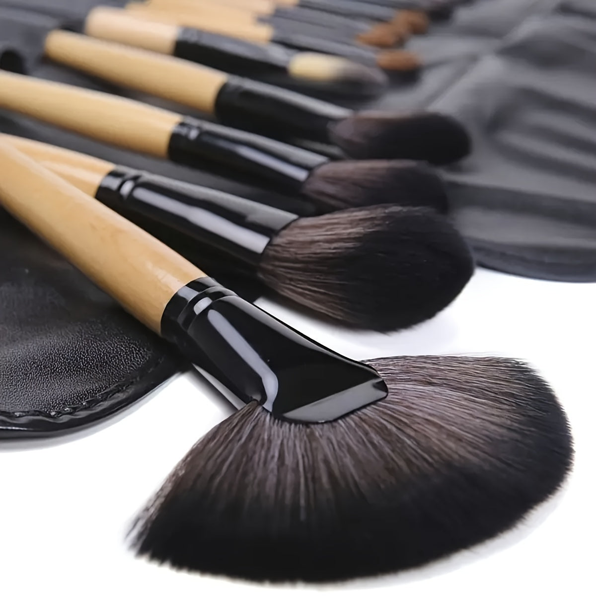 24-Piece Makeup Brush Set with Oval Brushes Polyester Bristles ABS Handles for Foundation Eyeshadow Contouring