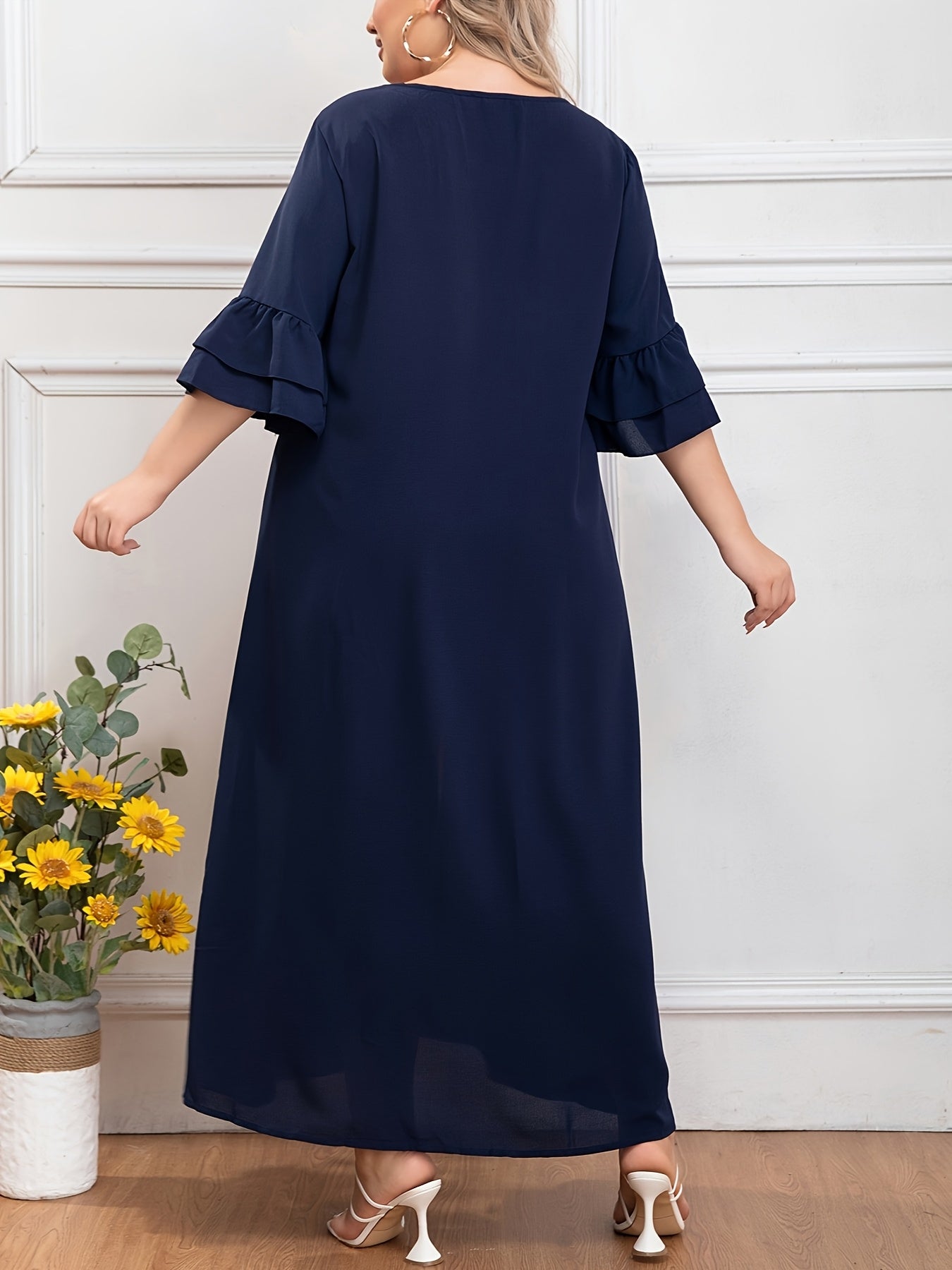 Plus Size Women's Loose Fit Crepe Dress With Vibrant Print All-Season Comfort