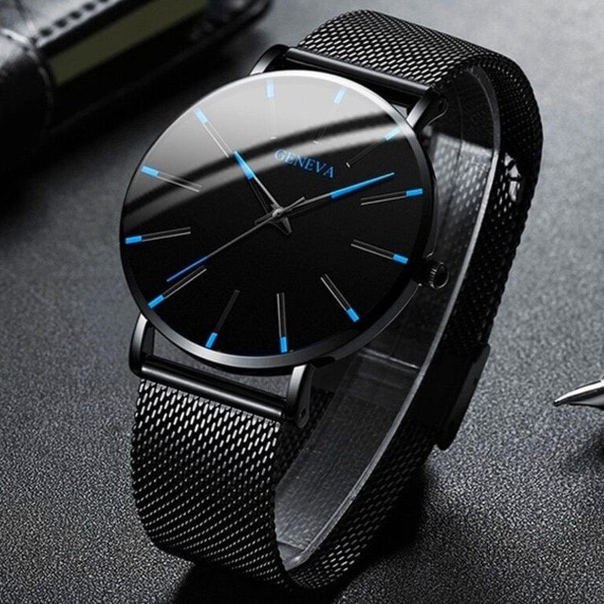 Zamonaviy erkaklar uchun minimalistik biznes dizayni bilan vaqt o'lchovchi, sovg'a berish uchun mukammal