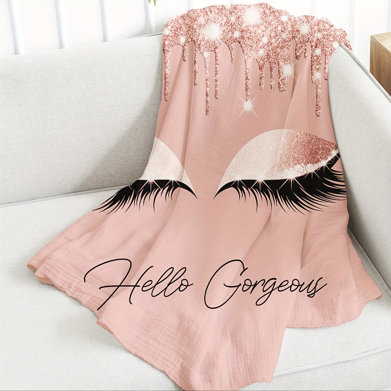 Sweet Makeup Art Eyelash Pattern Flannel Blanket for Nap and Sofa Cozy Warmth