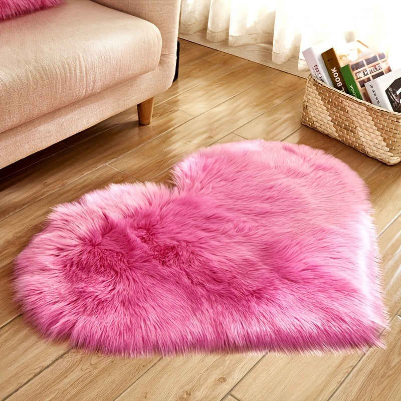 Heart-Shaped Faux Sheepskin Rug 50cm x 70cm Soft Acrylic Decor for Special Occasions
