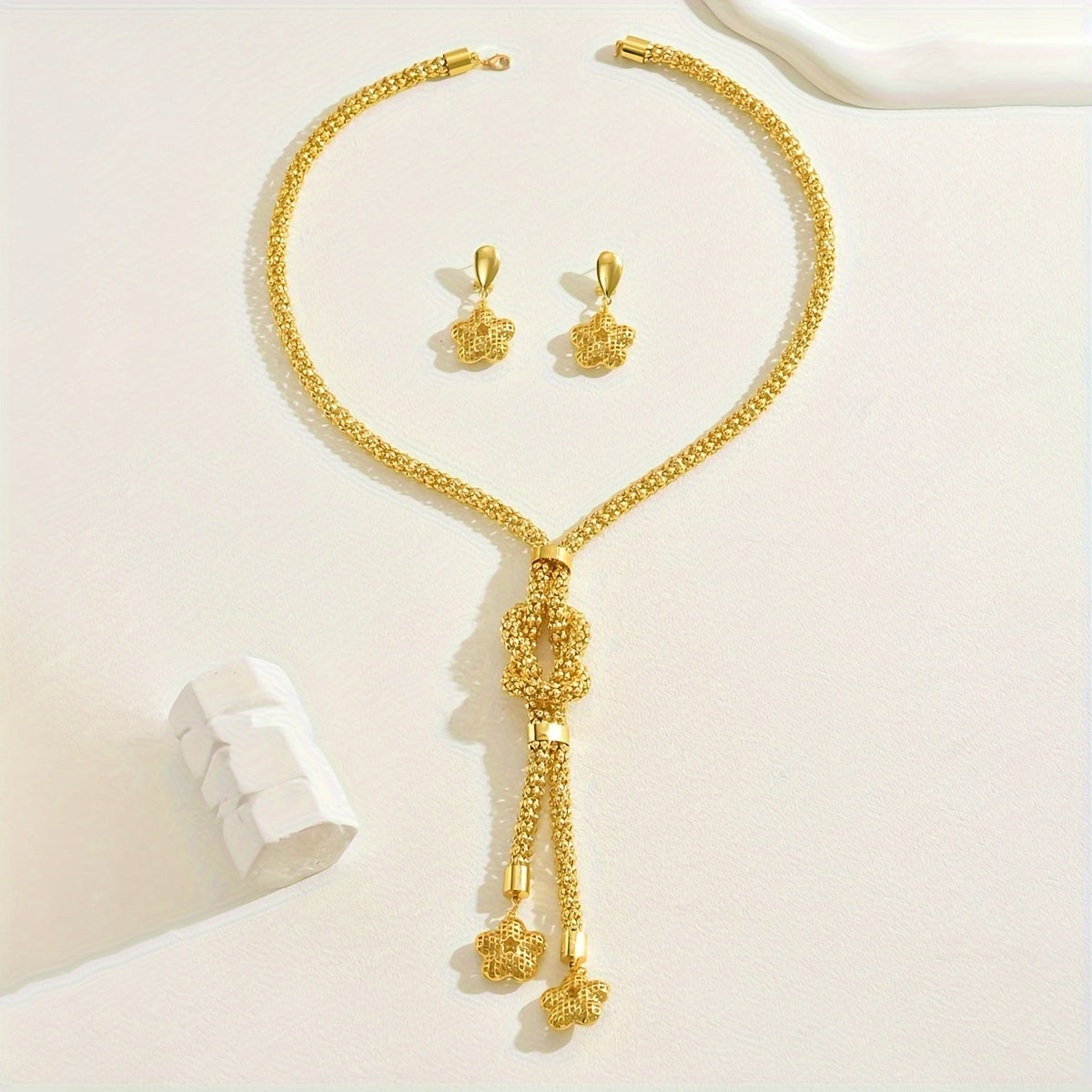 Women’s 3-Piece Jewelry Set Y-Shaped Geometric Necklace Tassel Flower Pendant Stylish for Special Occasions