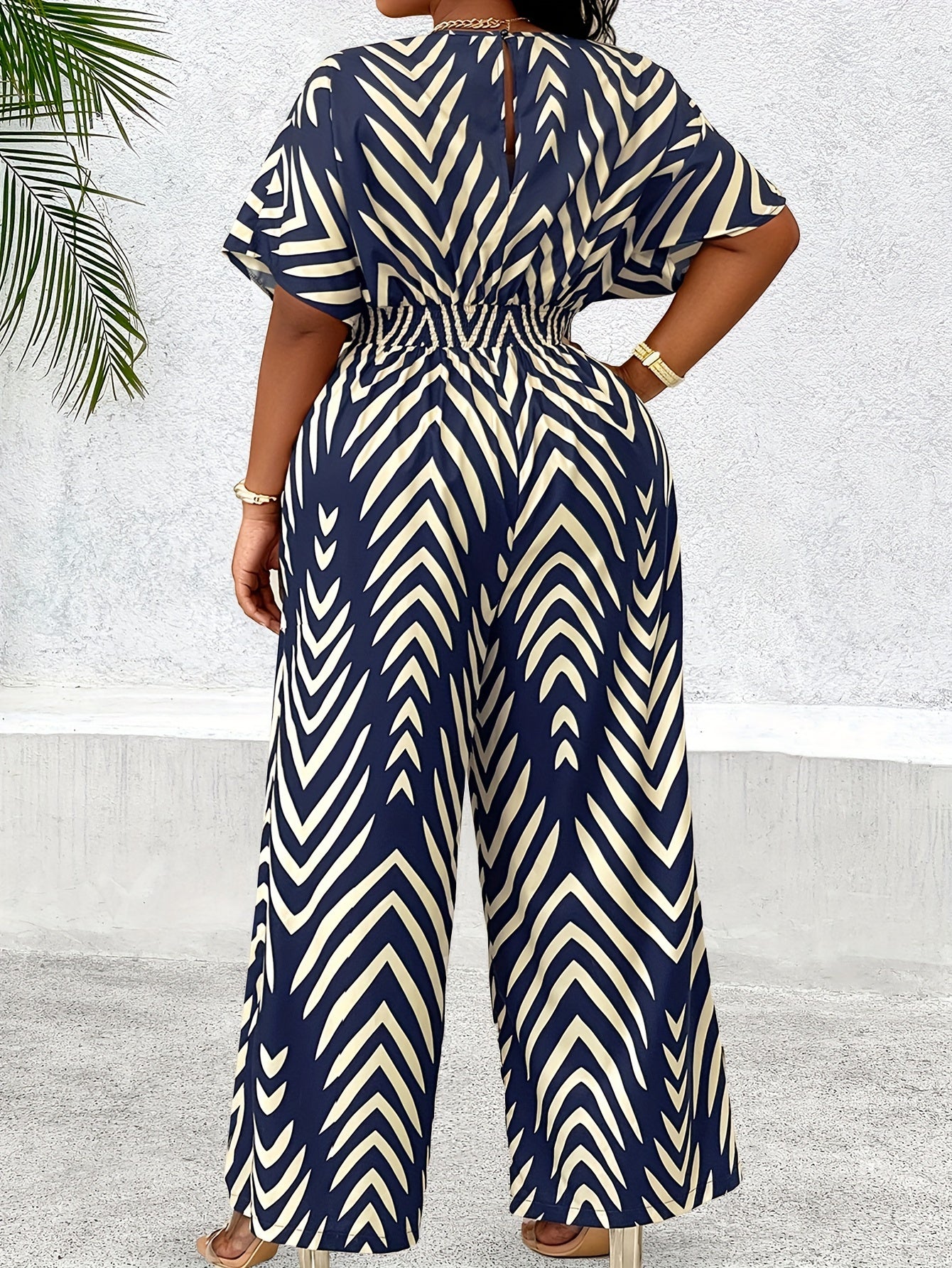 Women's Plus Size Elegant Jumpsuit Polyester V-Neck Short Sleeve