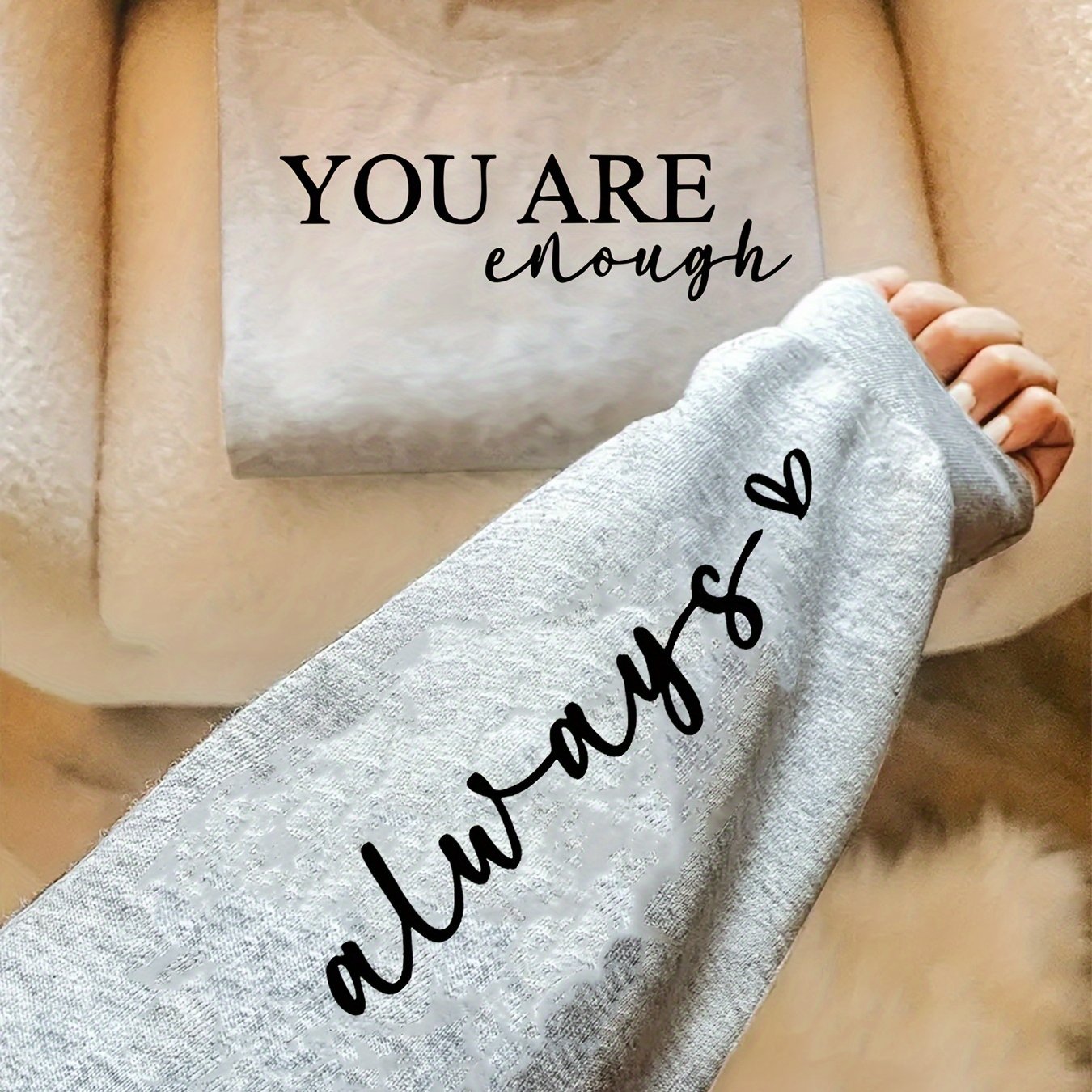 Plus Size Women's Green Sweatshirt Cozy Crew Neck Pullover with Heart Design