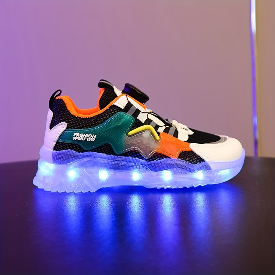 Bolalar uchun USB zaryadlanadigan LED yoritilgan poyabzallar, rang-barang aylanuvchi tugmalar, nafas oladigan to'rli yuzasi va rang o'zgartiruvchi xususiyatlari bilan. O'g'il va qizlar uchun mukammal, bu yorqin krossovkalar ajoyib.