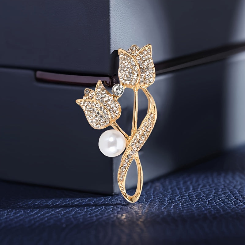 Ayollar uchun oltin gullari bilan bezatilgan brosh uchun kostyumlar va ko'ylaklar