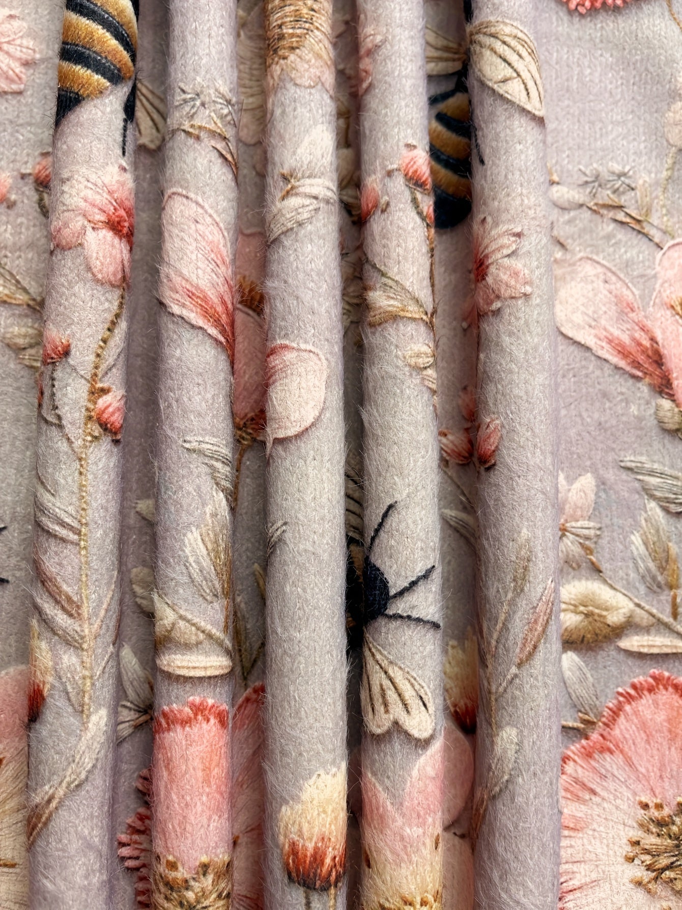 Plus Size Floral Bee Pattern Thick Crew Neck Sweater for Women