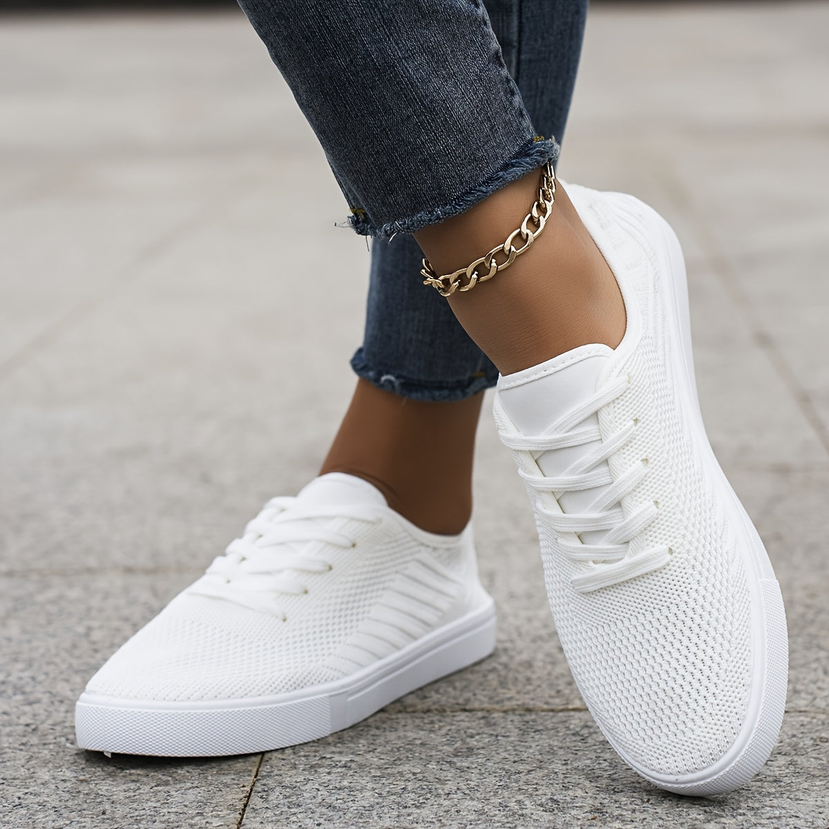 Women's Breathable Mesh Low-Top Sneakers White Comfortable Casual Athletic