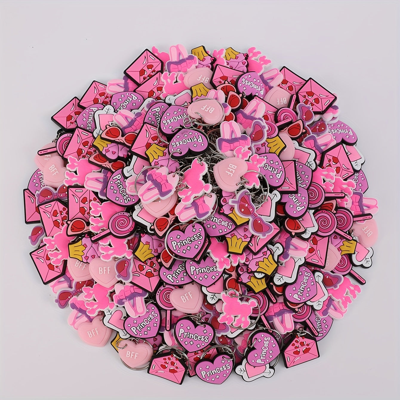 Set de llavero de PVC rosa con charms de dibujos animados, corazones, poodles, helados y piruletas para damas y niñas
