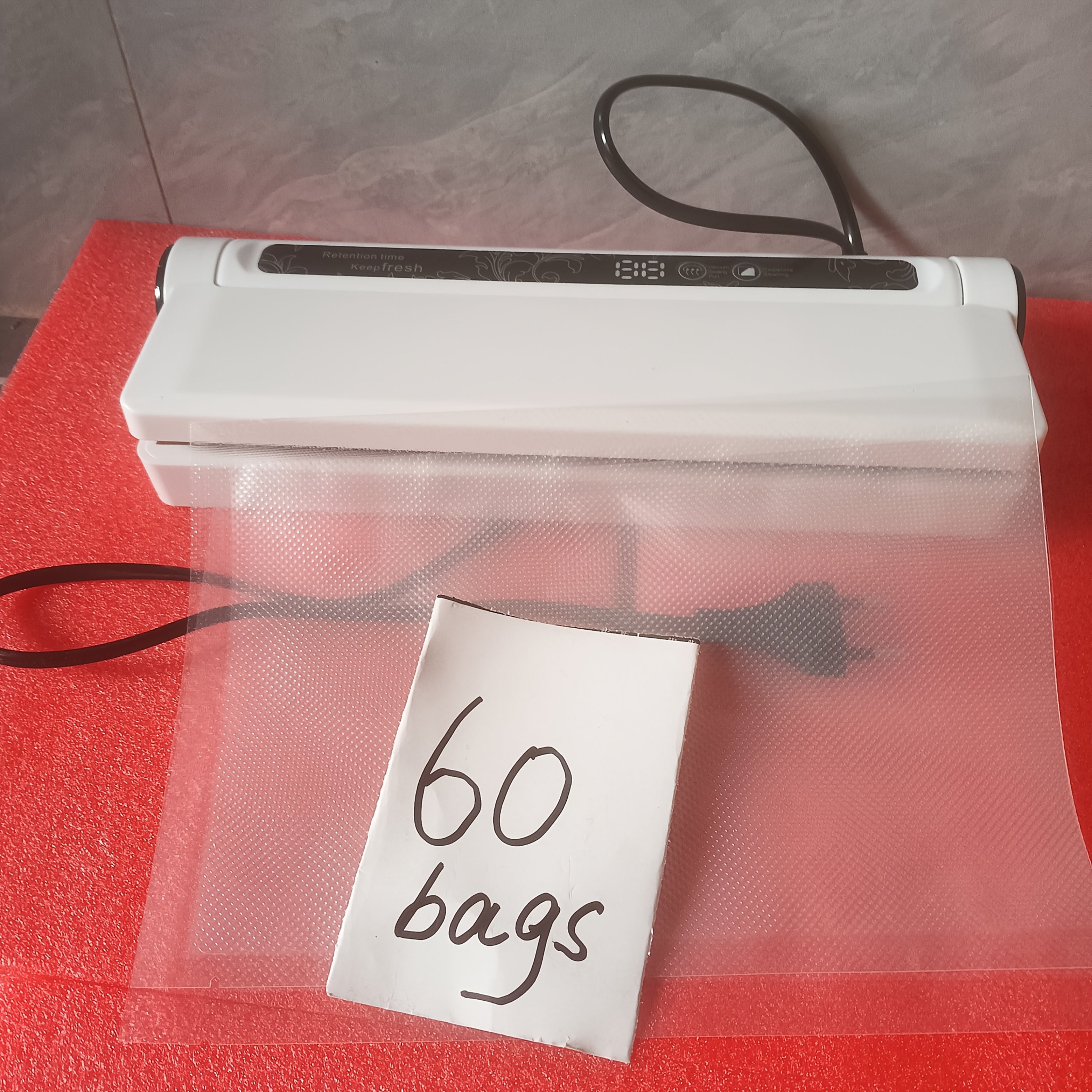 Компактный вакуумный упаковщик с европейской вилкой, белый ABS, увеличивает свежесть продуктов с помощью многоразовых вакуумных пакетов