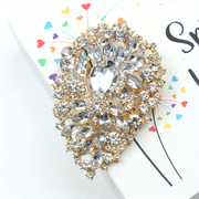 Цветочный брошь-булавка из сплава с искусственным камнем, в форме полой цветочной формы, украшение для женщин