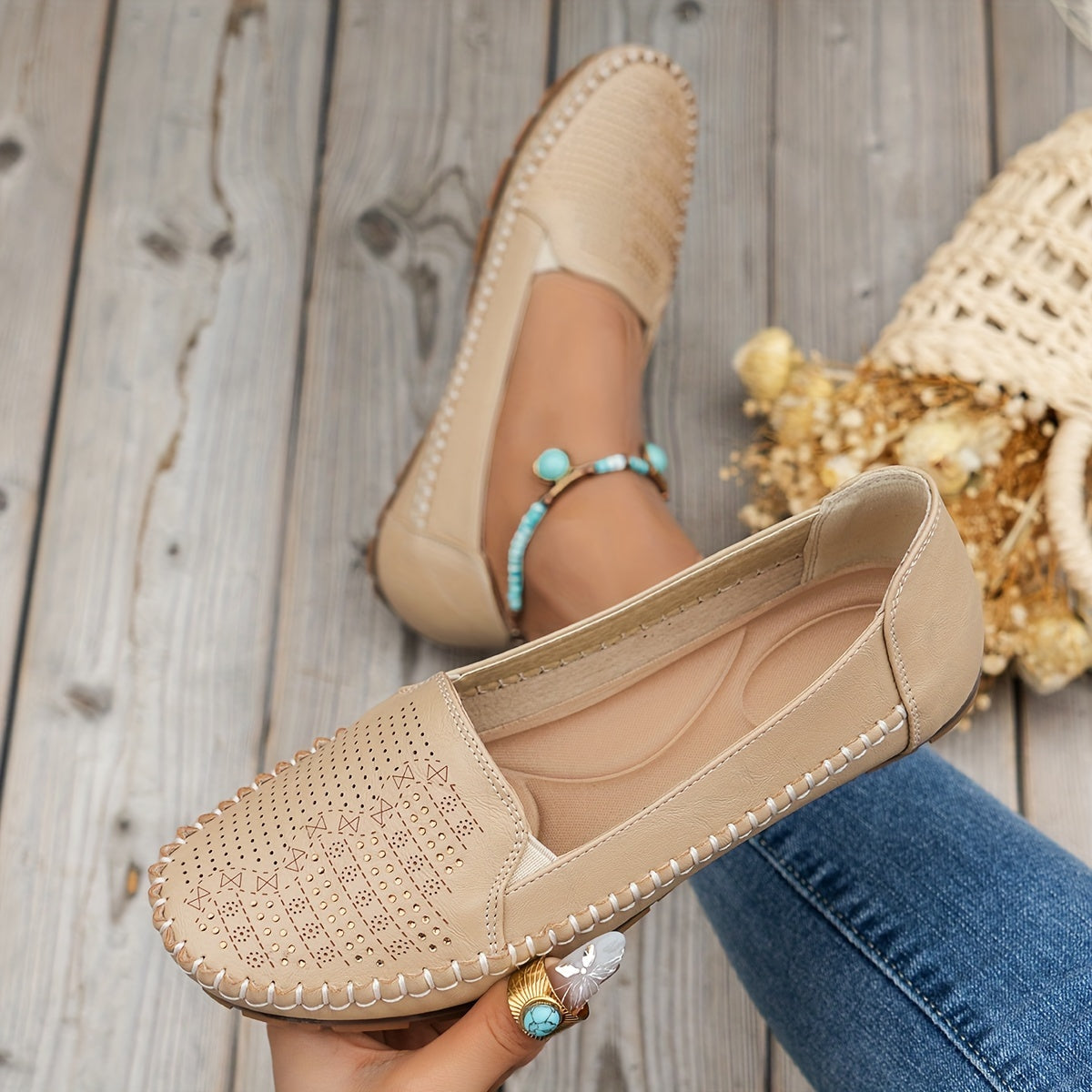 Women's Retro Perforated Flat Shoes Breathable Slip-On Loafers