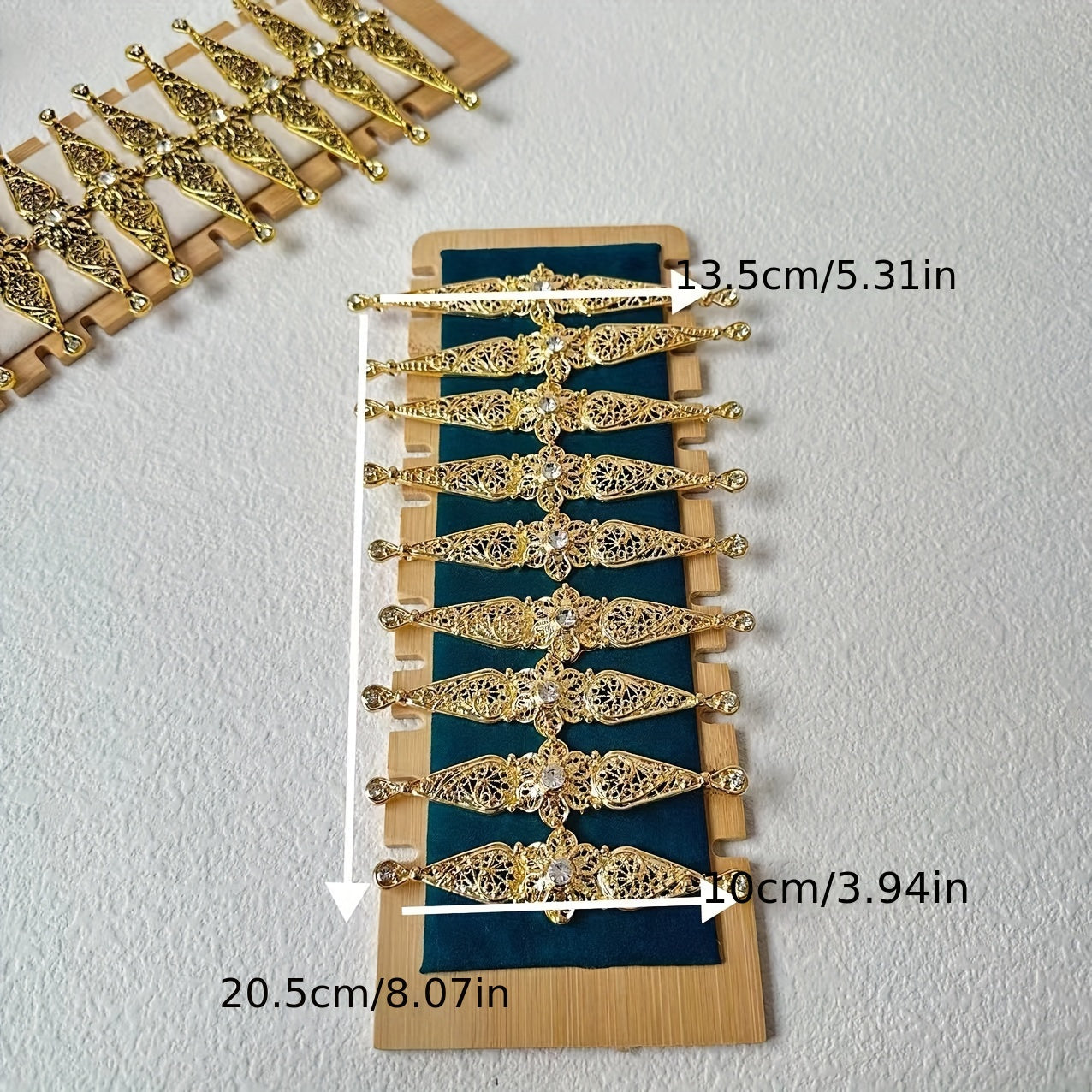 Nueve broches de filigrana de oro con diamantes para accesorios de joyería para mujeres