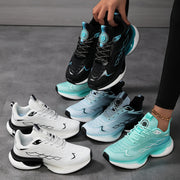 6-12 o'lchamdagi ayollar uchun plus size sport krossovkalari uch xil rangda, engil, nafas oladigan to'r, zarbani yutish, sirpanmas taglik, shoelace yopilishi va tasodifiy past-top dizayni bilan ta'minlangan.